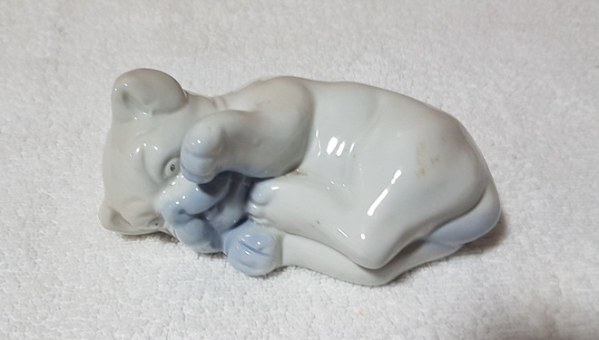 posliini Koira figuuri vintage