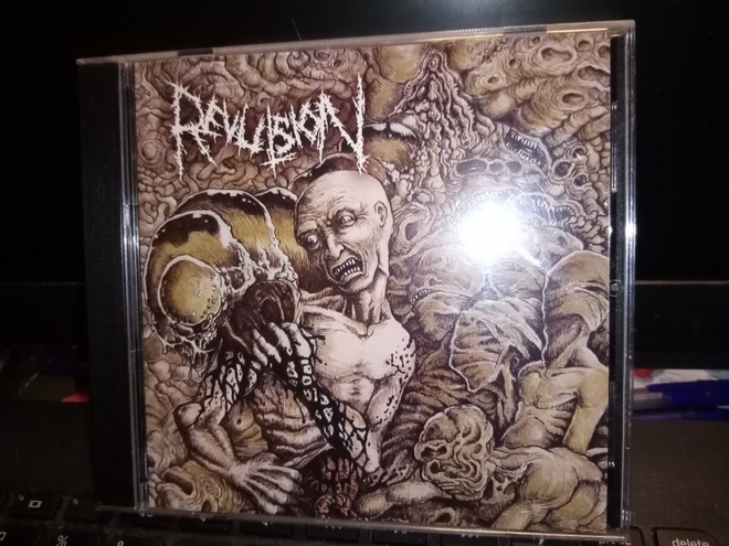 CD REVULSION :  UNDRESSING EXTERNAL HUMANITY ( SIS POSTIKULU