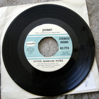 Johnny – Tyttö Niinkuin Pitää / Olet Kaikki = You're My Wo - pikkukuva 2