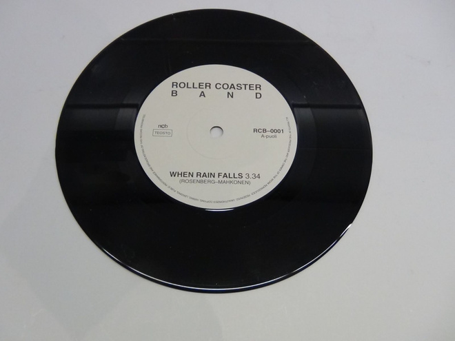ROLLER COASTER BAND 7´WHEN RAIN FALLS,RED SKY