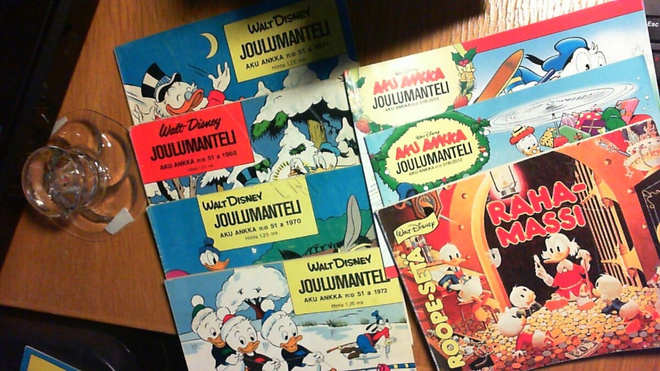 7kpl. Joulumanteli Aku Ankka 1968-2013