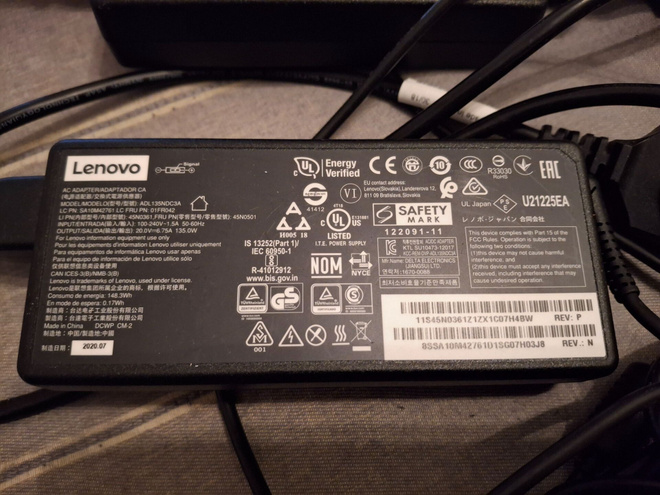 Lenovo virtalähde 135W 20V