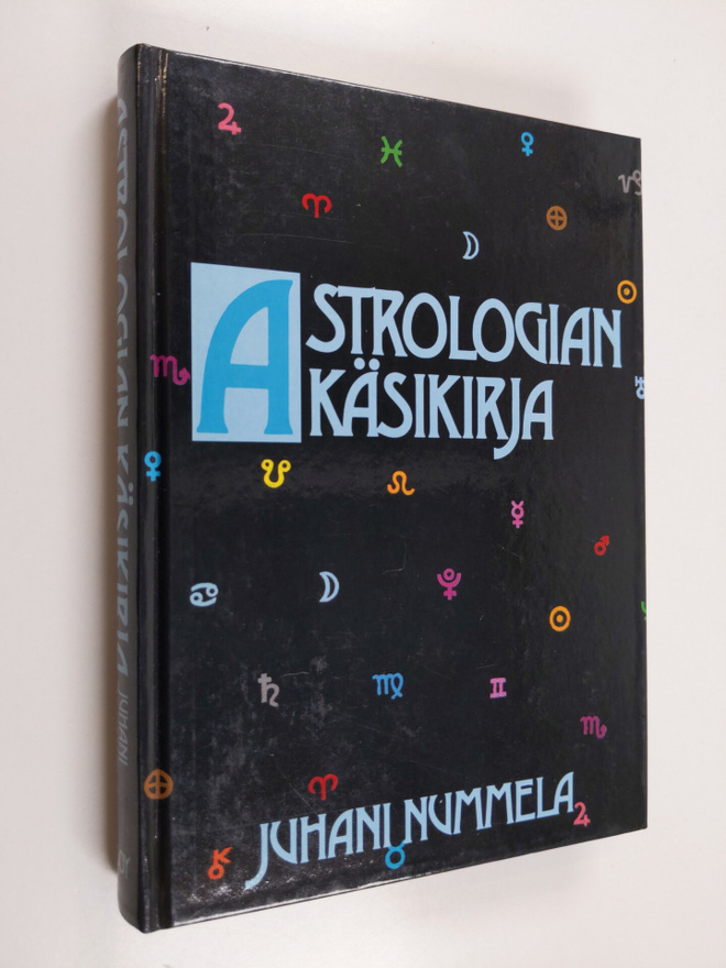 Juhani Nummela : Astrologian käsikirja