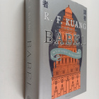 R. F. Kuang : Babel : mystinen kertomus - pikkukuva 1