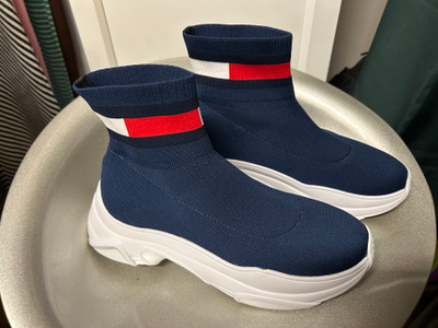 TOMMY JEANS NAISTEN NILKKURIT
