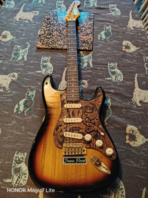Myydään stratocaster