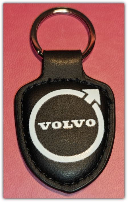 Pieni nahkainen musta Volvo avaimenperä #31509