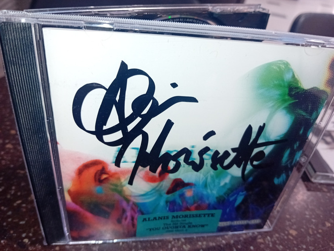 CD Alanis Morrissette : Jagged Little Pill ( SIGNED  )