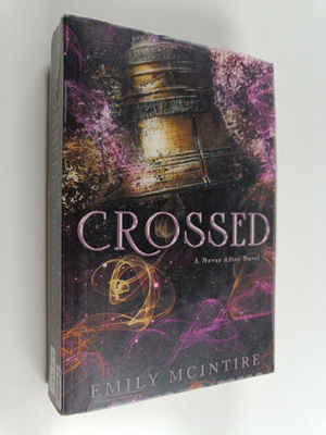 Emily McIntire : Crossed : a Never after novel