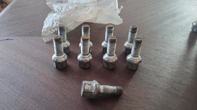 Mb alumiinivanteiden pultit, 9 kpl