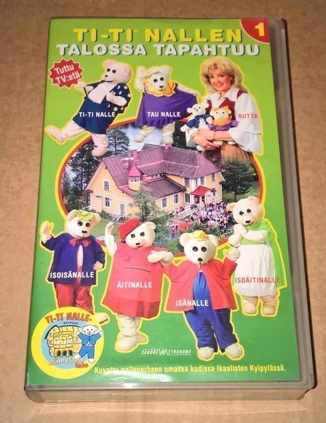 TI - TI NALLEN TALOSSA TAPAHTUU 1 VHS