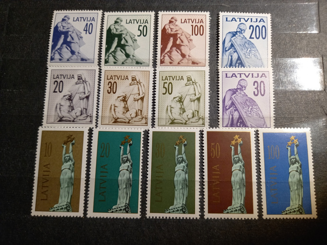 LATVIA erä 1990-alun merkkejä - sarjoja **