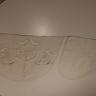 Leikekirjonta , valkokirjonta -työ, monogrammi - pikkukuva 1