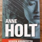 Anne Holt - Vereen kirjoitettu - pikkukuva 1
