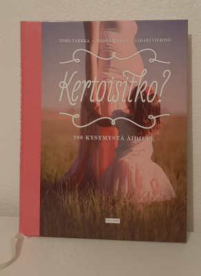 Kertoisitko? 200 kysymystä äidille -kirja