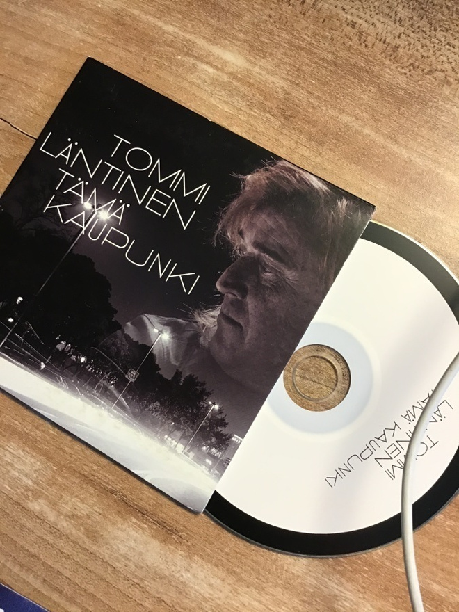 Tommi Läntinen . Tämä kaupunki CDS single