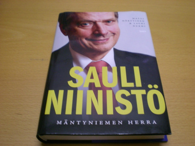 Matti Mörttinen & Lauri Nurmi: Sauli Niinistö -  Mäntyniemen