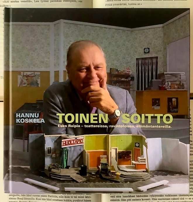 Hannu Koskela - Toinen soitto: Esko Raipia teattereissa...