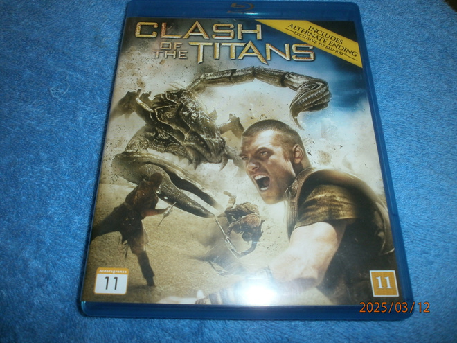 CLASH OF THE TITANS        -      Blu-ray