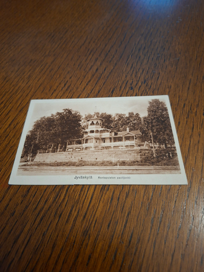 11 Jyväskylä Rantapuiston paviljonki