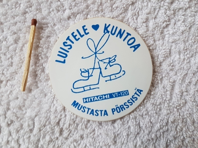 MUSTA PÖRSSI - HITACHI LUISTELE KUNTOA VANHA TARRA