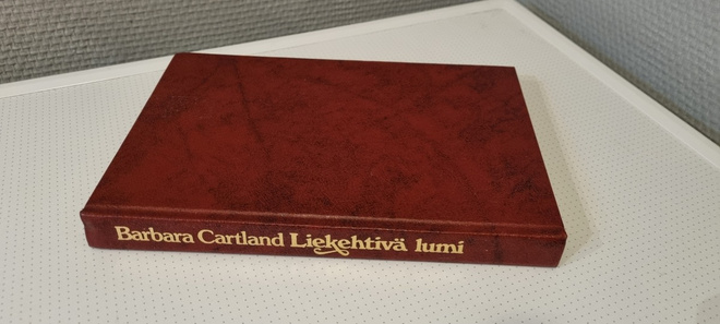 Barbara Cartland : Liekehtivä lumi