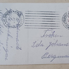 Pikkuleidi työntää kärryissä lahjaa, kukkia ja korttia, 1911 - pikkukuva 2