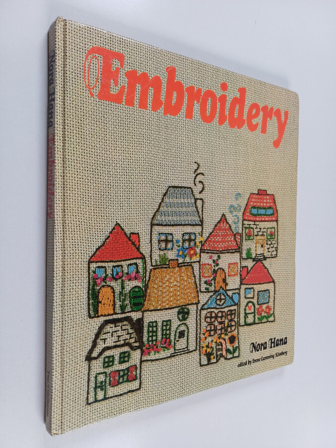 Irene Cumming Kleeberg ym. : Embroidery
