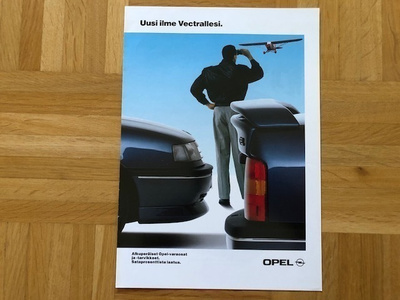 Esite Opel Vectra A korin muotoiluosat noin 1989-1990