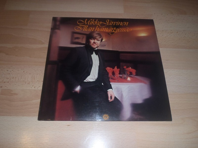 MIKKO JÄRVINEN - ILLAN HÄMÄRTYESSÄ ( LP . VINYYLI )