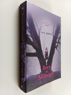 C. C. Hunter : Born at Midnight