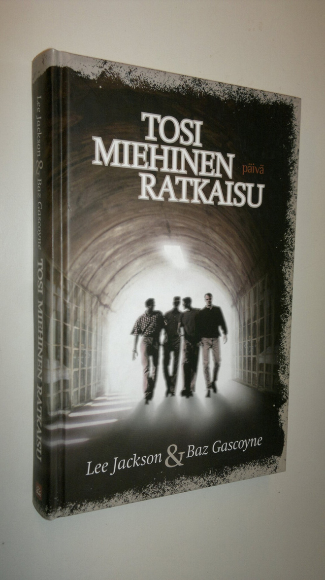 Lee Jackson : Tosi miehinen ratkaisu