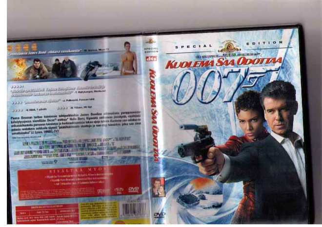 007 JA KUOLEMA SAA ODOTTAA r 2