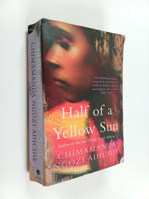 Chimamanda Ngozi Adichie : Half of a Yellow Sun