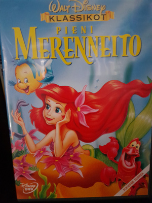 pieni merenneito disney