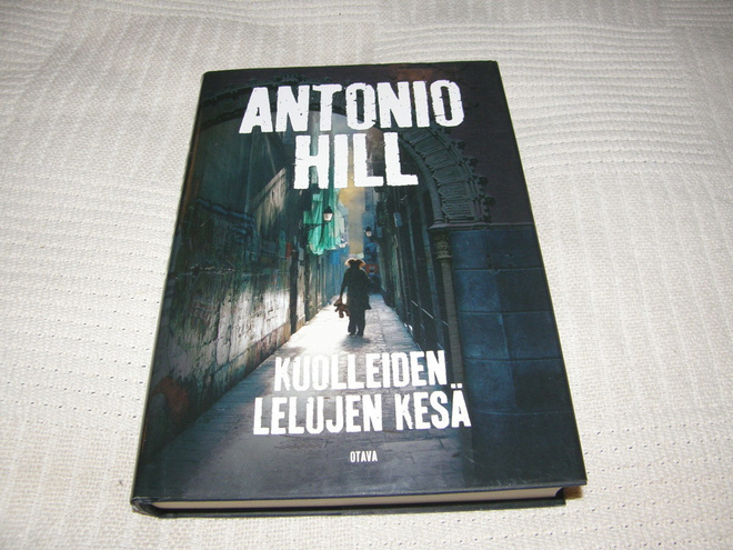 Antonio Hill Kuolleiden lelujen kesä -sid