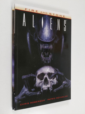Chris Roberson : Fire and Stone 1-2 : Prometheus & Aliens...
