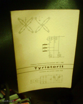 Jaakko Wiik  :  TYRISTORIT  ( 1 p. 1968 ) Sis.pk:t