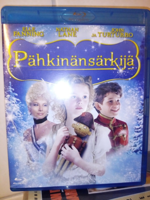 Blu-ray Pähkinänsärkijä ( SIS POSTIKULU)