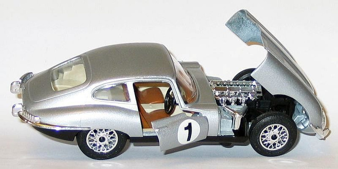 Majorette Jaguar E-type coupe hopeanharmaa, 1:24