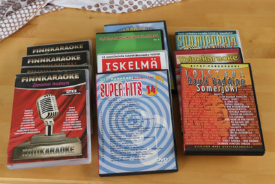 11DVD Karaoke -levyjä 11 kpl ( Beatles + 10 kotimaista)