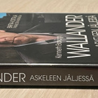 Wallander: ASKELEEN JÄLJESSÄ (2008) Kenneth Branagh - pikkukuva 3