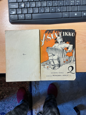 ASEVEIKKO kirjanen sota ajalta