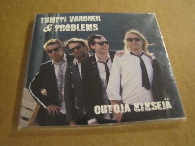 Tumppi Varonen & Problems outoja kiksejä cd muoveissa