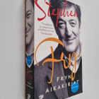 Stephen Fry : Fryn aikakirjat : muistelma - pikkukuva 1