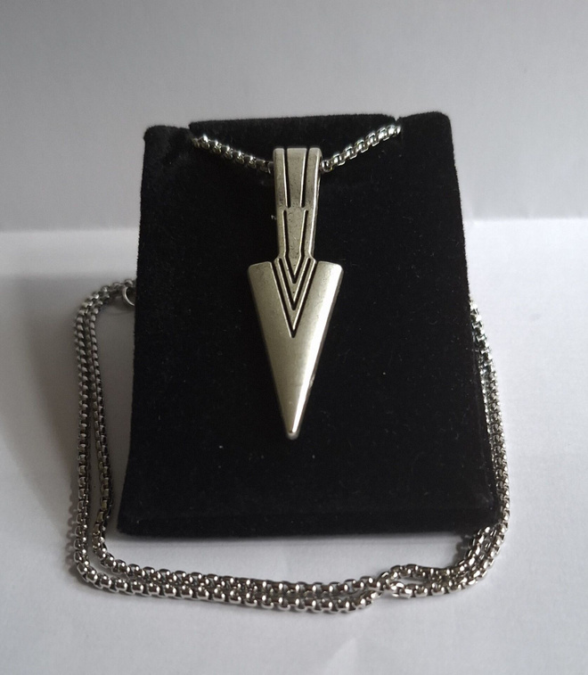 Kaulakoru Nuolen Kärki ( Stainless Steel )