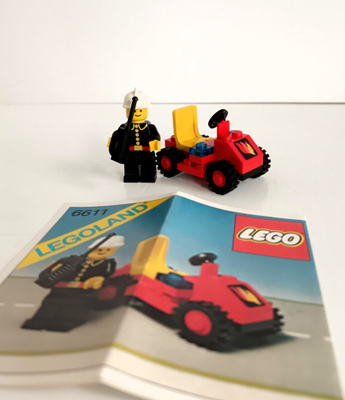 Lego town 6611 Palopäällikön ajoneuvo vuosimallia 1981