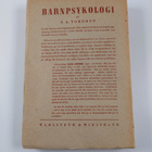 S. A. Tordrup : Barnpsykologi - pikkukuva 2