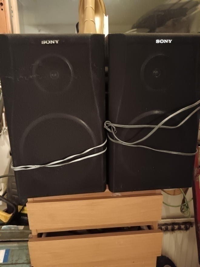 sony  kaijuttimet 60w toimivat