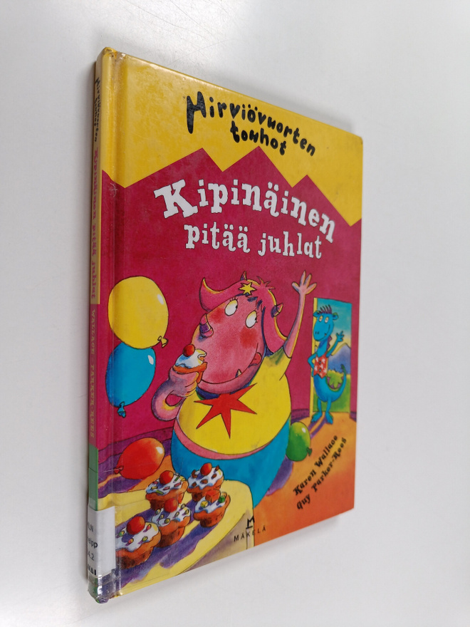 Karen Wallace : Kipinäinen pitää juhlat